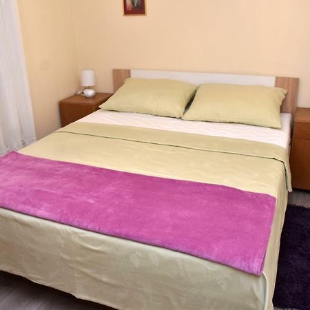 Apartments Oresic Vir Exterior foto