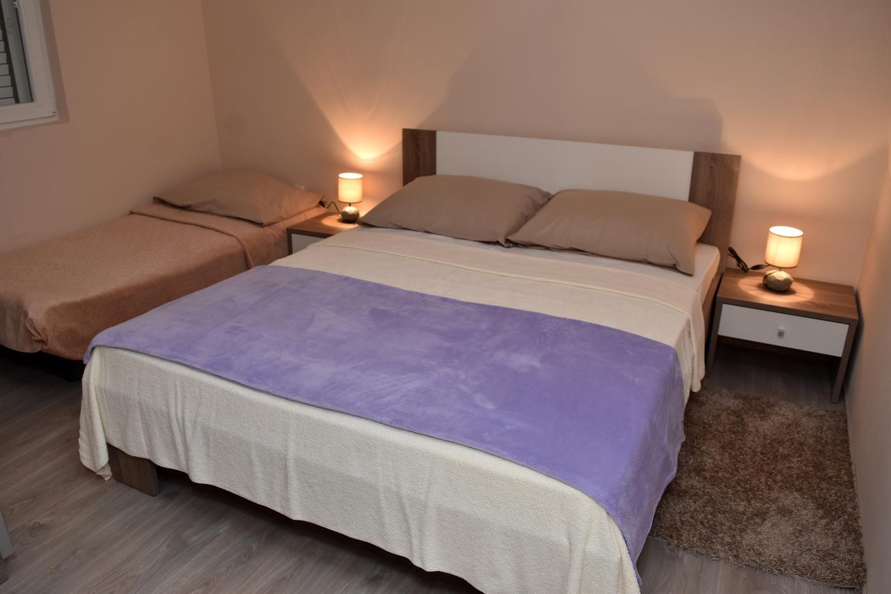 Apartments Oresic Vir Exterior foto