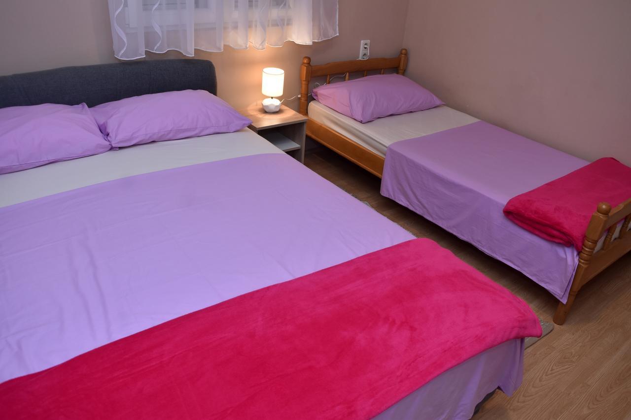 Apartments Oresic Vir Exterior foto