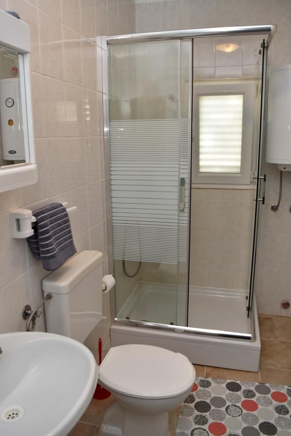 Apartments Oresic Vir Exterior foto