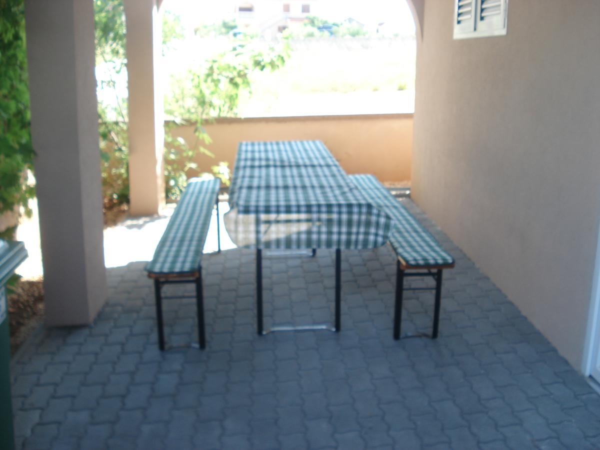 Apartments Oresic Vir Exterior foto