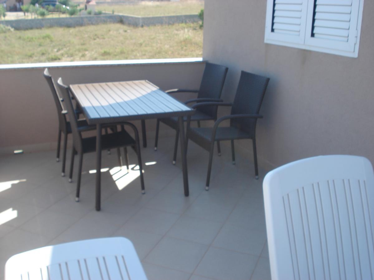 Apartments Oresic Vir Exterior foto